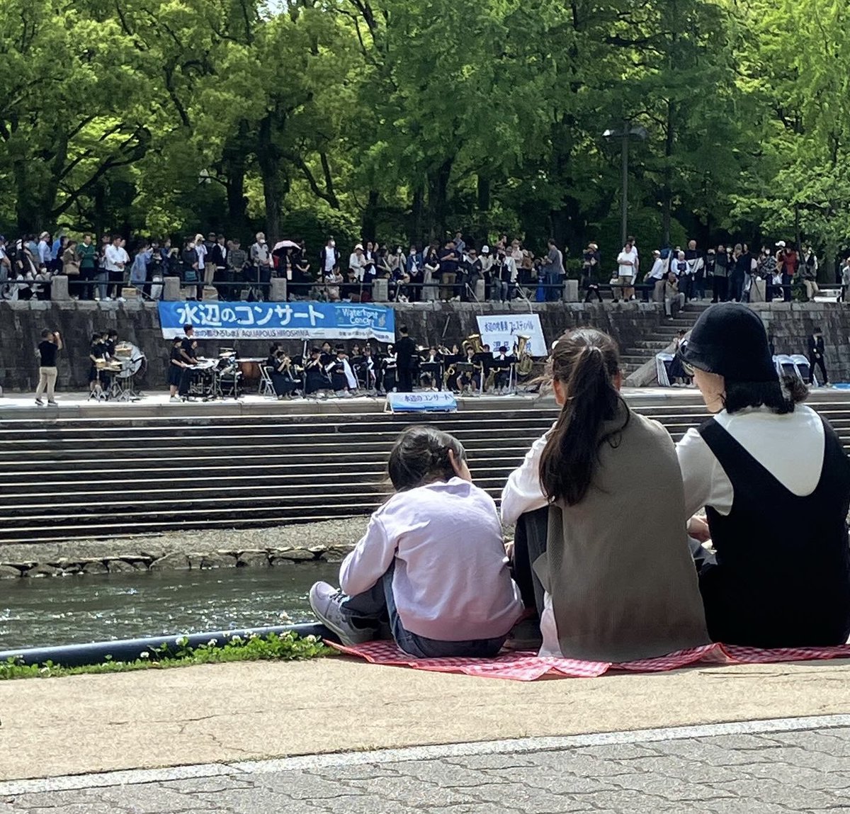 _icloud_com_'s tweet photo. 春の水辺のコンサート 第21回水辺の吹奏楽フェスティバルに行ってきました。

#春の水辺のコンサート
#水辺の吹奏楽フェスティバル
#元安��親水テラス https://t.co/B9hrbgUavF