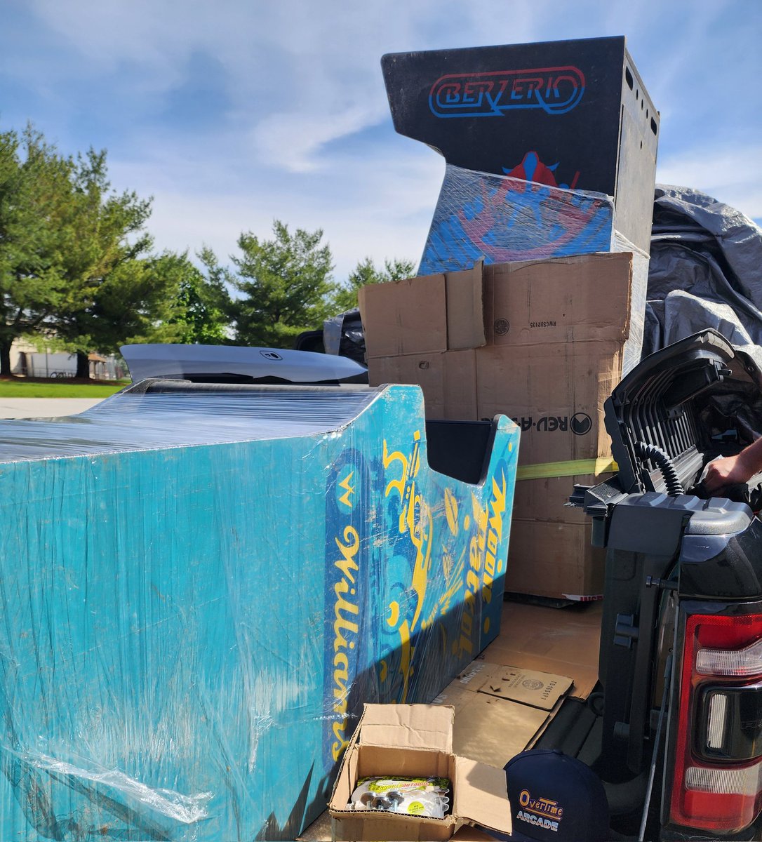Finally got to meet <a href="/OvertimeArcade/">Overtime Arcade</a> when he picked up his games today. What a great guy! We had so much fun talking about games while loading his truck