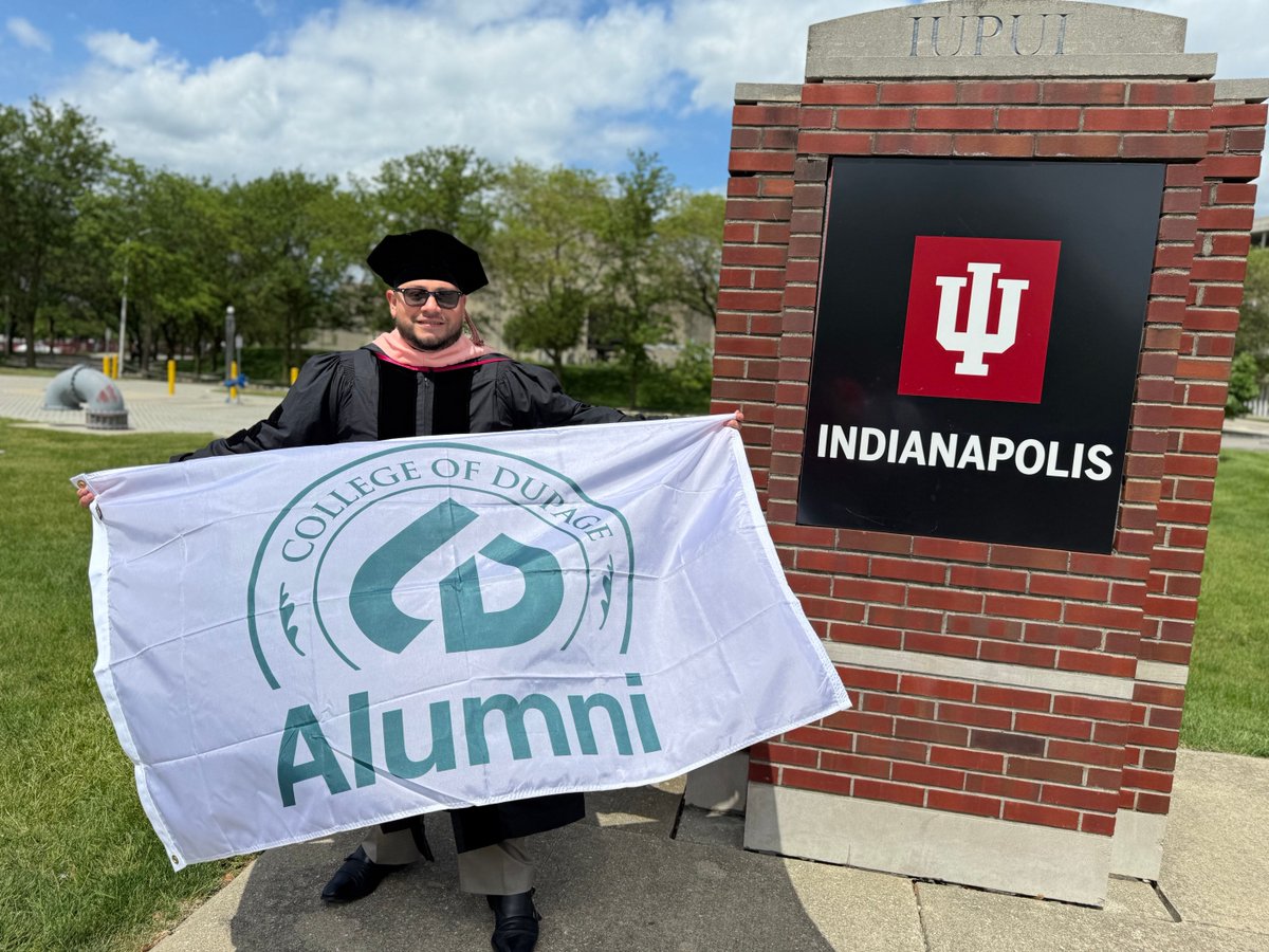 🎓 COD alum Adrian Raygoza earned his Doctor of Public Health from IU’s Fairbanks School of Public Health! He marked the milestone with his COD alumni flag 👏 #CODProud #CODAlumni #AlumniSuccess