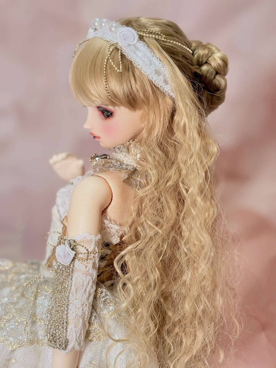 #ワンオフSDルナ
いやぁルナちゃん横顔も素敵です😆
アレンジウィッグもとても良きかな
こんな素敵なルナちゃんを産んでくれたボークス さん、フィニッシャーのきのこさん、衣装のVAMPIRE OF ROSEさん本当にありがとうございます🙇