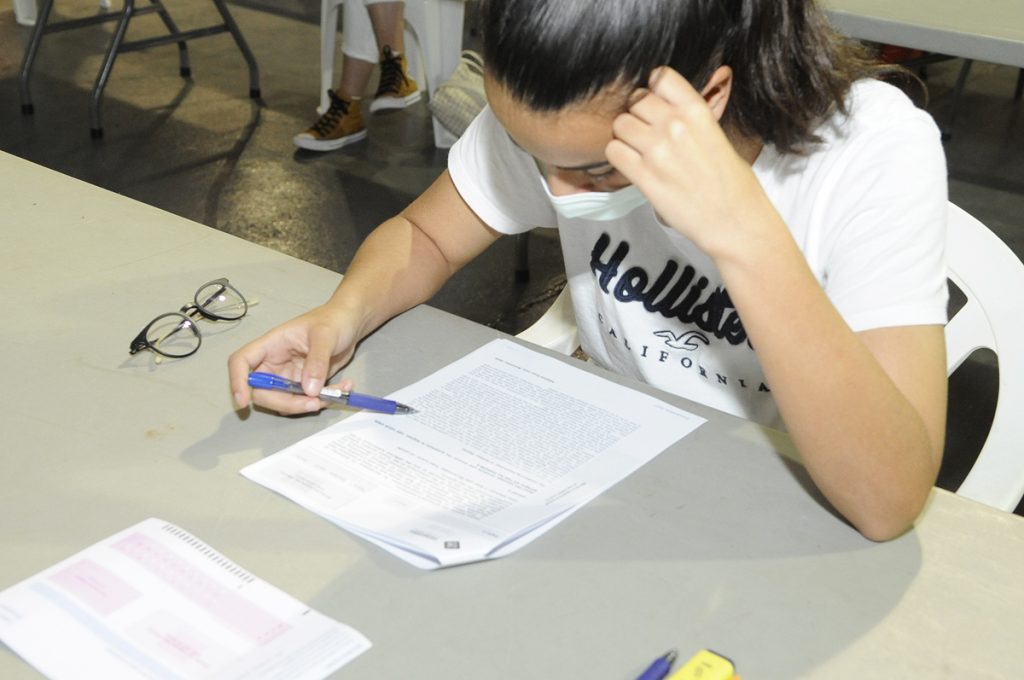 La UIB premia a los 17 alumnos de Menorca ganadores de las olimpiadas y miniolimpiadas menorcaaldia.com/2025/05/25/la-…