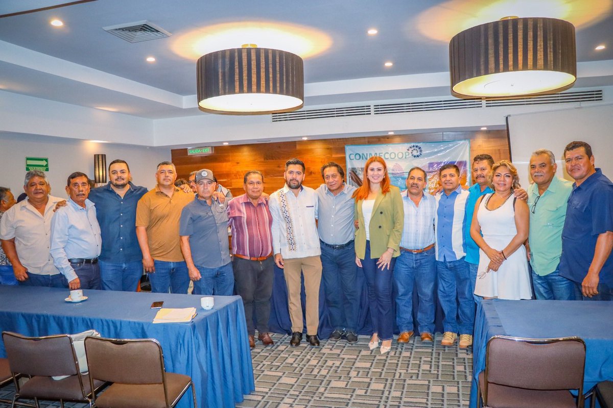 En el conversatorio de Secretarías de Pesca y Acuacultura en la Asamblea Extraordinaria de la CONMECOOP, compartimos los programas que impulsamos en Sinaloa con el liderazgo del gobernador <a href="/rochamoya_/">Rubén Rocha Moya</a> para dignificar el sector 🐟🦐🦀🦪
#SinaloaEsPesca