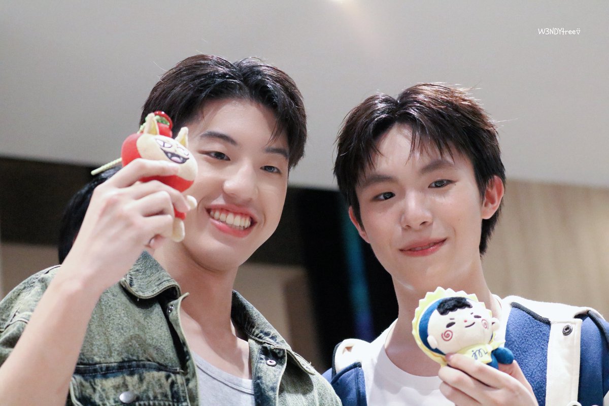 w3ndytree's tweet photo. คล้ายกันเกินไป ٩(๑˃̶͈̀◡˂̶͈́๑)۶

PERTAR WILL START TO WAVER 
#BoysInLoveSeriesEP6
#kenji #ken_kanthee 
#KenPaul #tananloh_ https://t.co/fL4h6zdWNp