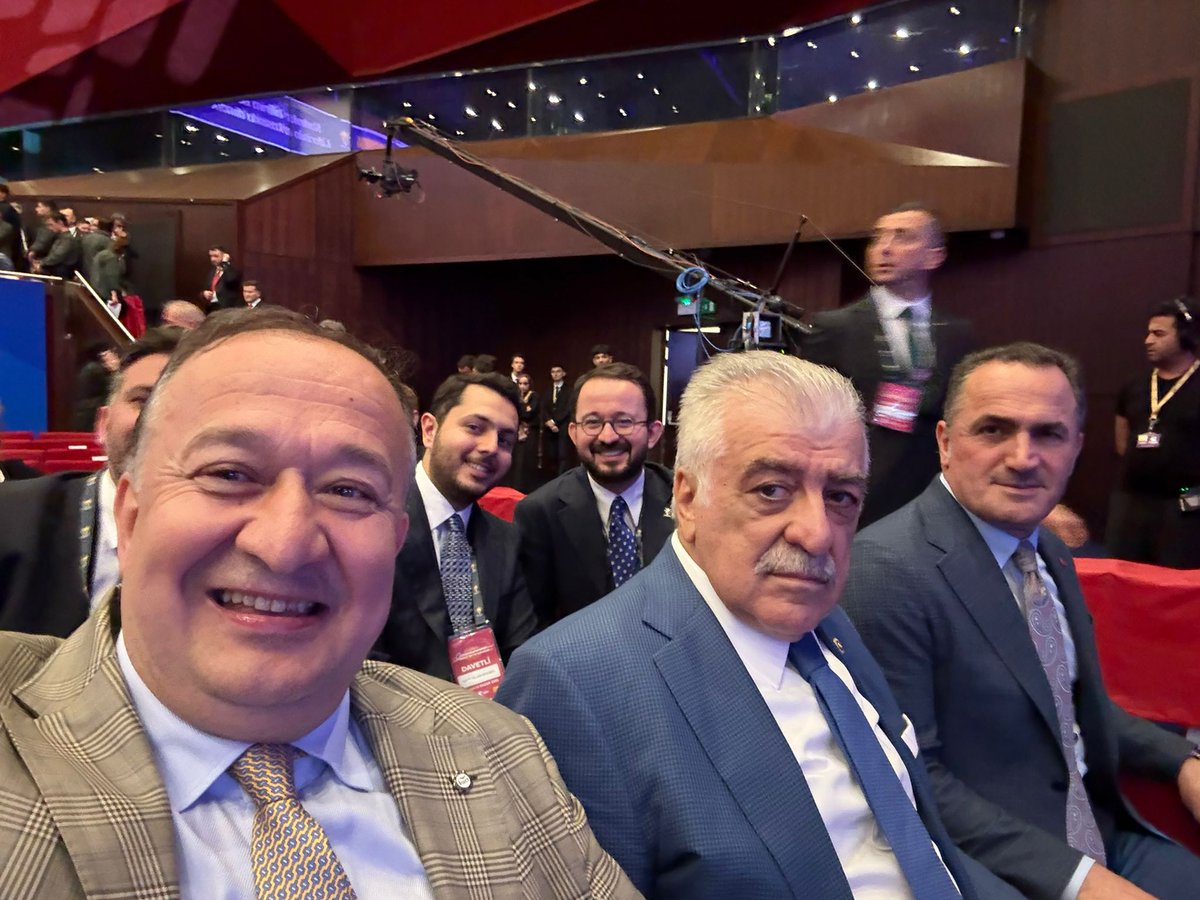 Mehmet Umur (@mehmetumur_) on Twitter photo Genel Başkanımız ve Cumhurbaşkanımız Sayın <a href="/RTErdogan/">Recep Tayyip Erdoğan</a>'ın teşrifleriyle düzenlenen; "Her Mahallesiyle İstanbul" programına katılım sağladık.
İstanbulumuzun her mahallesinden yükselen güçlü bir sesle, davamızın izinde, kararlılıkla yürüyoruz.
39 İlçemiz, 961 Mahallemiz, Tek Yürek Genel Başkanımız ve Cumhurbaşkanımız Sayın <a href="/RTErdogan/">Recep Tayyip Erdoğan</a>'ın teşrifleriyle düzenlenen; "Her Mahallesiyle İstanbul" programına katılım sağladık.
İstanbulumuzun her mahallesinden yükselen güçlü bir sesle, davamızın izinde, kararlılıkla yürüyoruz.
39 İlçemiz, 961 Mahallemiz, Tek Yürek