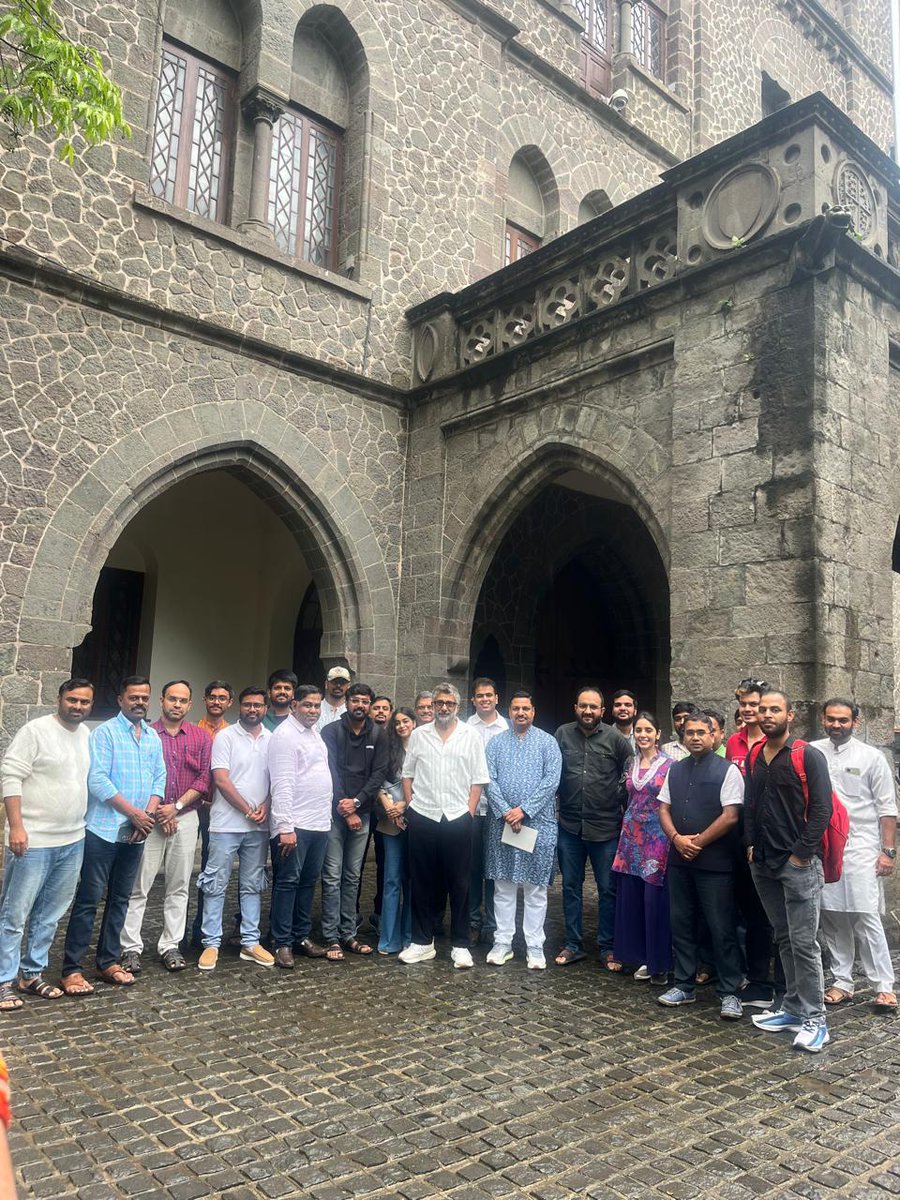 Sanket Phadke । sahyafirasti (@sanketrphadke) on Twitter photo पुणे संवाद उपक्रमाच्या माध्यमातून <a href="/vivekagnihotri/">Vivek Ranjan Agnihotri</a> जी यांची भेट झाली. 'द काश्मीर फाइल्स' आणि 'द ताशकंद फाइल्स' यांसारख्या प्रभावी चित्रपटांचे लेखक, दिग्दर्शक आणि निर्माते म्हणून ते ओळखले जातात. पुणे संवाद उपक्रमाच्या माध्यमातून <a href="/vivekagnihotri/">Vivek Ranjan Agnihotri</a> जी यांची भेट झाली. 'द काश्मीर फाइल्स' आणि 'द ताशकंद फाइल्स' यांसारख्या प्रभावी चित्रपटांचे लेखक, दिग्दर्शक आणि निर्माते म्हणून ते ओळखले जातात.