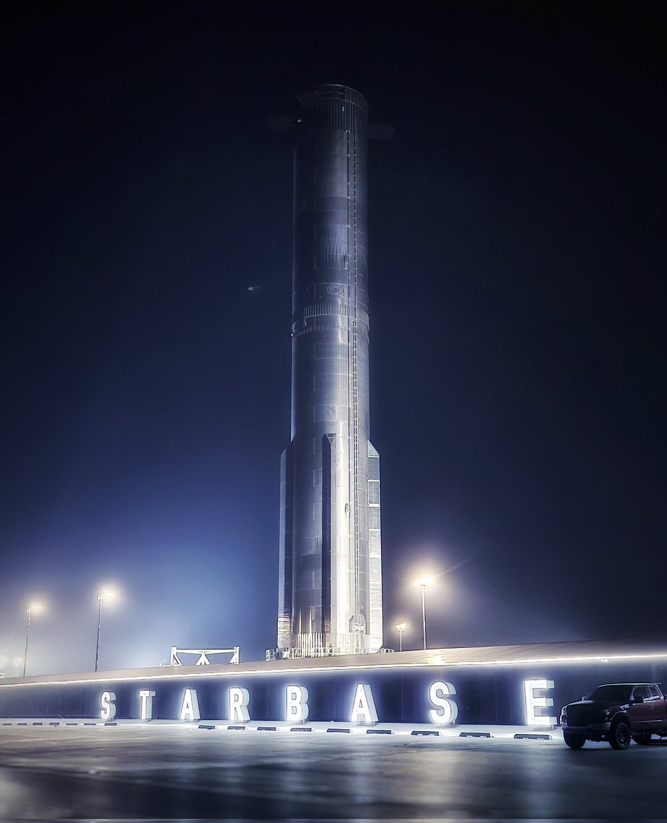 EzekielOverstr1's tweet image. Super Heavy rolls along the city of Starbase Texas.