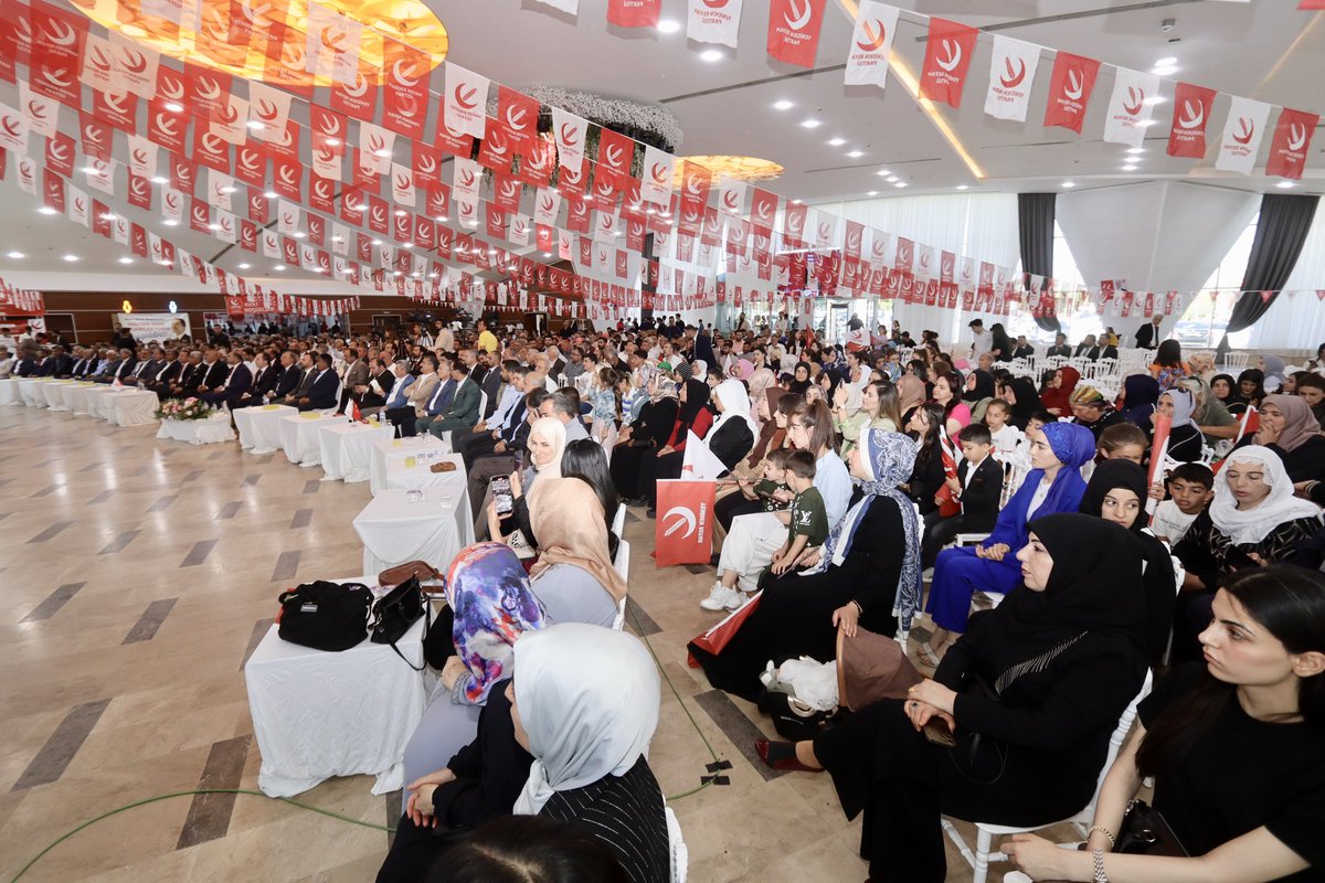 Mardin 3. Olağan İl Kongremizi büyük bir coşkuyla gerçekleştirdik. Kongremizde il başkanımız olarak seçilen Mahmut Özer başkanımızı ve yönetim kurulu üyelerini tebrik ediyor, başarılar diliyoruz.