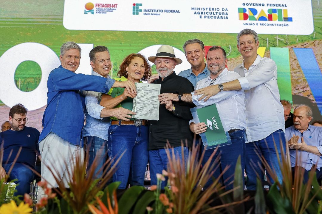 agrometropole's tweet photo. Lula no lançamento do programa Solo Vivo: Com tecnologia, o pequeno agricultor produz tanto quanto o grande https://t.co/1SVxWfJ3EK https://t.co/r9Rk1pRO1c