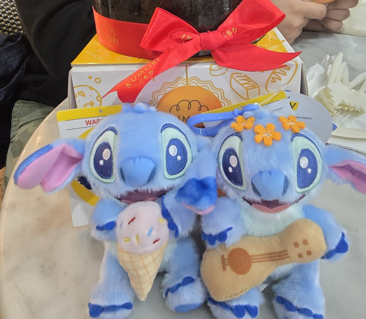 Watched lilo and stitch today and nagpabili ng keyrings sa awoj, tapos siya puro puzzles binili sa kkv😭