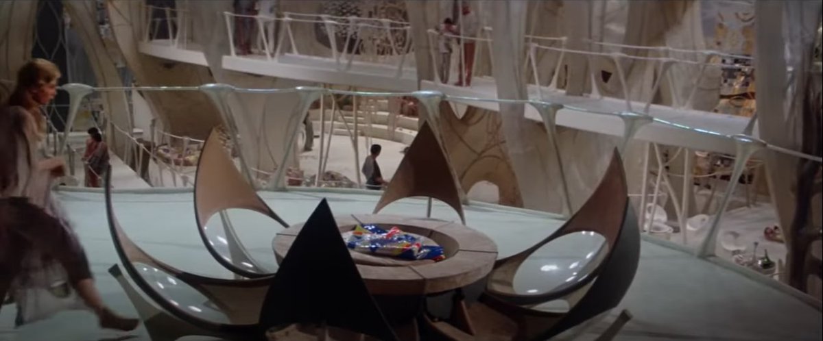 AMcGown's tweet image. Whiled away Friday evening recovering from a cold and watching 1984's, er, flawed Supergirl. Then last night took in the latest #DoctorWho Wish World. Is it just me thinking the designer had been watching the Argo City scenes recently? (Probably, yes) A kinda skeletal vibe.