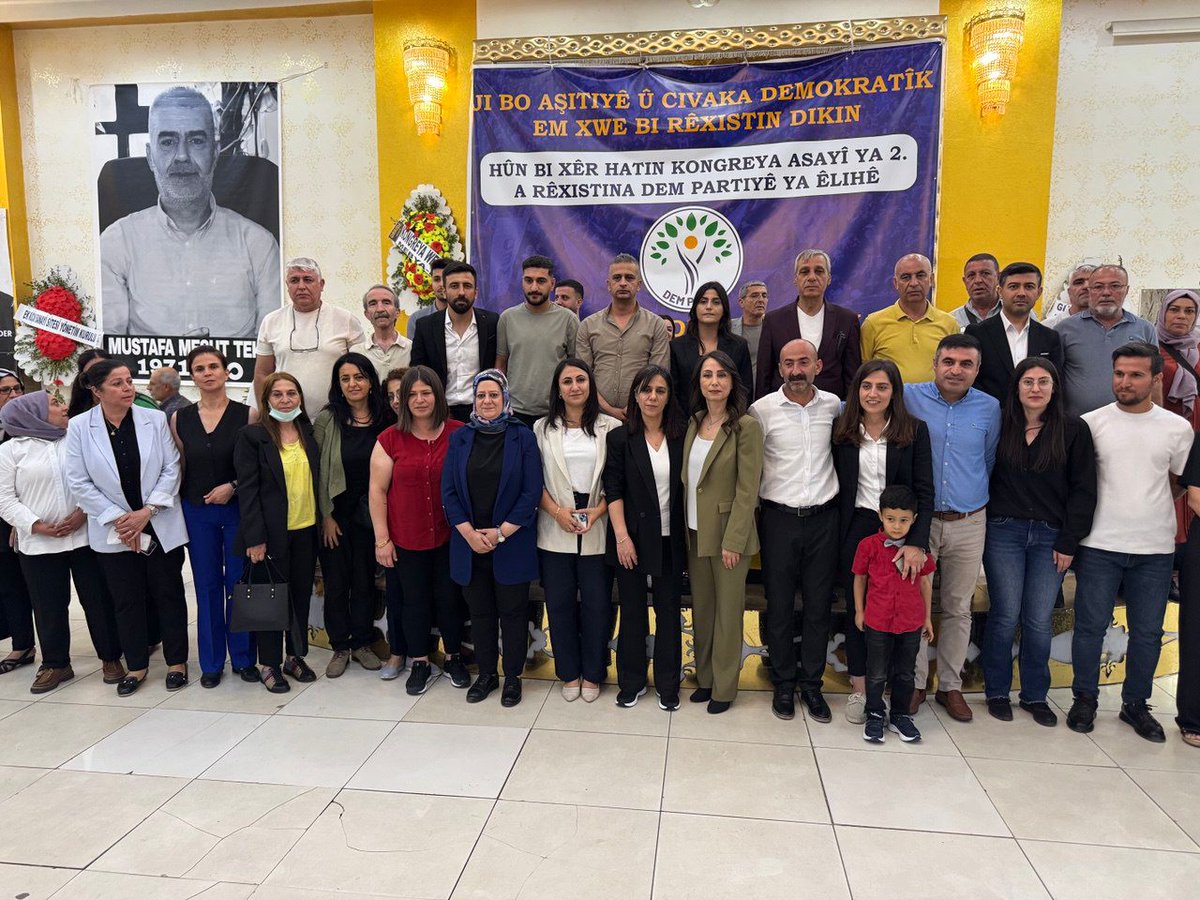 Rêxistina Bajarê Êlihê ya Partiya DEM’ê bi kongreya ku li dar xist îro rêvberiya xwe ya nû diyar kir. Ez rêveberiya nû pîroz dikim û ji wan re serkeftinê dixwazim. Her wiha ji rêveberiya serdema borî re jî ji bo ked û têkoşîna wan spasiyên xwe pêşkeş dikim.

Bi vê mabestê ez