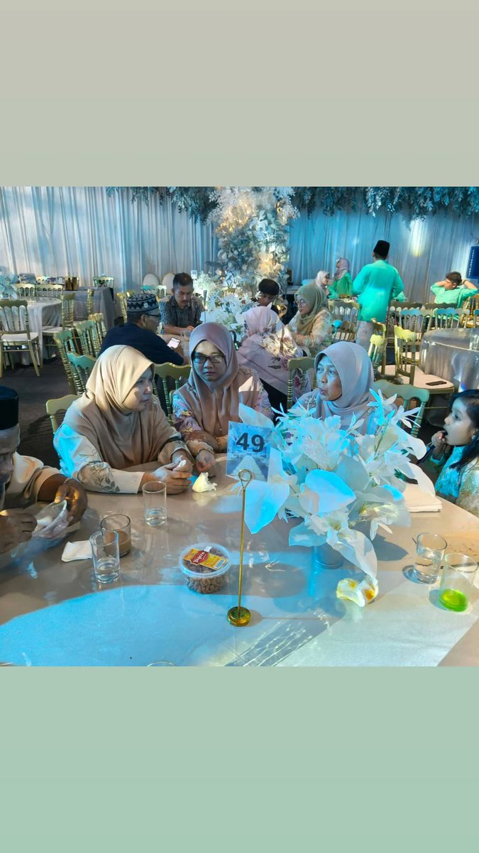 Miztaurus8714's tweet photo. Next family event mlm semalam ..berkesempatan menghadiri wedding anak mak ndak zarina di MAGICA Crystal Hall ,plaza alam sentral shah alam..
#LoveAtFirstSwipe
#AkuTerimaNikahnya https://t.co/o6YTU7u4Lk