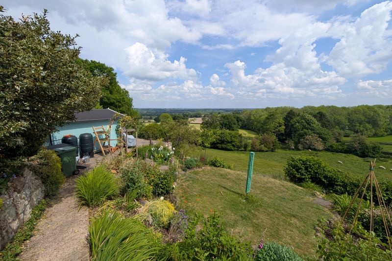 TalktoBowen's tweet photo. Fron Isaf, Chirk. Reduced to £179,950. Characterful 2-bed cottage set in both the Clwydian Range &amp; Dee Valley AONB. The property lies in the hamlet of Fron Isaf on the fringes of the picturesque Ceiriog Valley. Exceptional elevated countryside views https://t.co/poPMeFoMjO https://t.co/5p6wkdVtwd