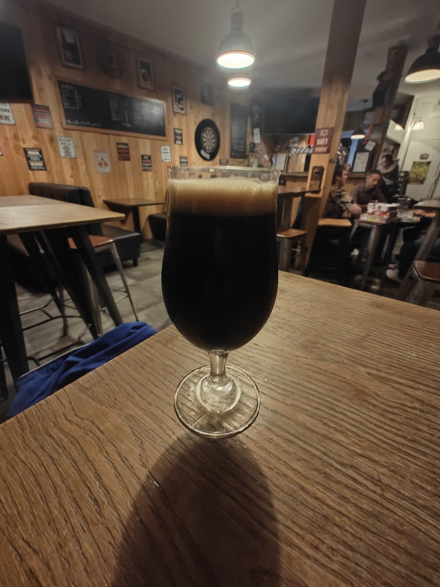 RebelStout's tweet photo. Rooster &amp; Beer, Bar à biere artisanale, Toulouse 🇨🇵 Barribal Imperial Stout from Montpellier. Not that complex in taste, but an imperial stout has to be savoured, 7.5 on dá Richter scéal. Lovely staff interested in where I was from and where I was going ❣️ would recommend https://t.co/hW00pdkOcZ