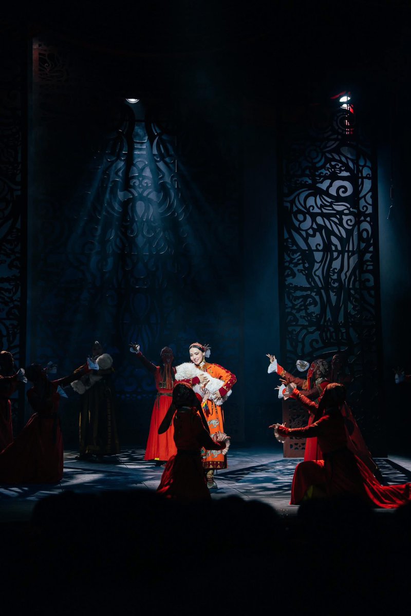 “ТАМГАГҮЙ ТӨР” The Mongol Khan жүжгийн 221 дэх удаагийн тоглолт амжилттай тоглогдлоо…  
Үлдсэн өдрүүдийн тасалбарыг
 ticket.mn/event/2600 сайтаар захиалан авна уу 🎭 🇲🇳🇬🇧🇸🇬

<a href="/TheMongolKhan/">The Mongol Khan</a>