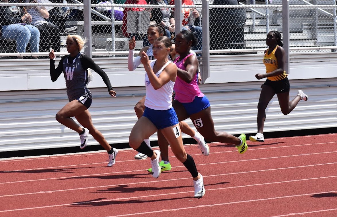 If you can survive Class 5 Sectional 4, you can survive anywhere. On to State! 💚💙