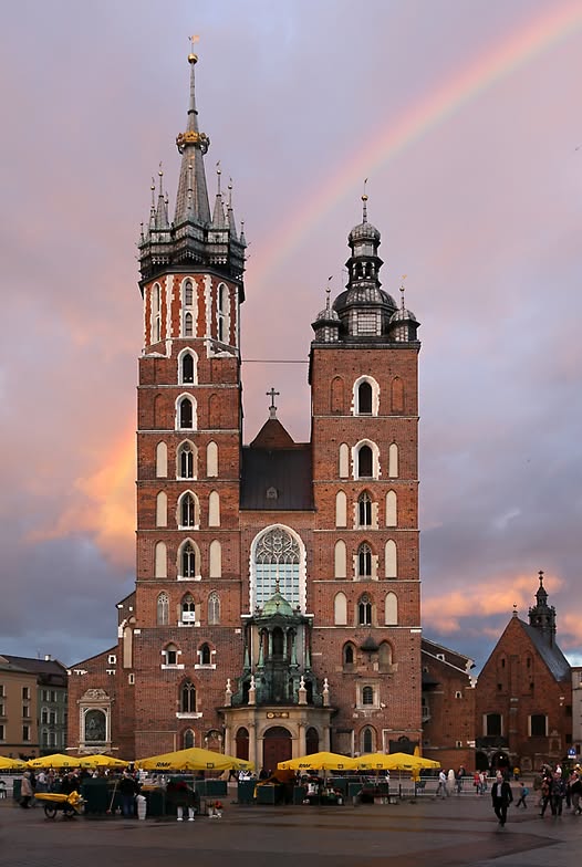 krakow_pl's tweet photo. Dobrej nocy!  🌙 #dobranoc

Fot. Wojtek Kaczówka Fotografia https://t.co/ZNJPzusC8J