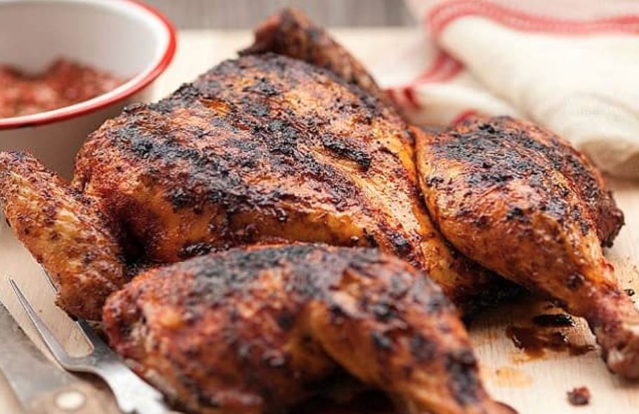 TailgaterMag's tweet image. Grilled spatchcock chicken anyone?  Check it out - tailgatermagazine.com/food-recipes/g…

#chicken #grill #spatchcocking #recipe #foodie