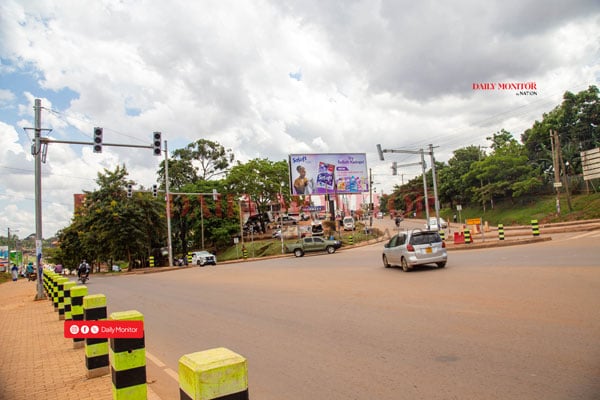 Infrastructure Uganda (@infrauganda) on Twitter photo Signalising road junctions gives Kampala City new face.
<a href="/KCCAUG/">Kampala Capital City Authority (KCCA)</a> Signalising road junctions gives Kampala City new face.
<a href="/KCCAUG/">Kampala Capital City Authority (KCCA)</a>