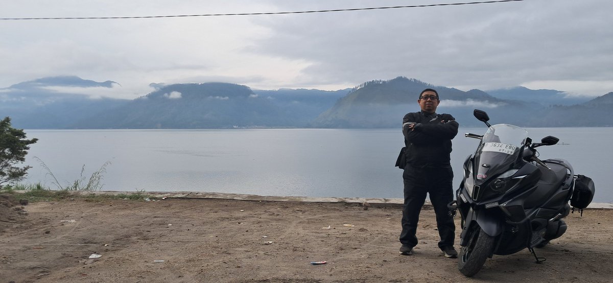 ardhany90's tweet photo. sbg resume,
melintasi prop jabar, banten, lampung, sumatera selatan, jambi, sumatera barat, sumatera utara, dan aceh
menempuh jarak kurleb 3,687km, dari tikum dramaga ipb bogor, tiba di km 0 sabang, dan finish di medan,
waktu perjalanan 11 hari, mulai dari tgl 9/5 sd 20/5 https://t.co/YLsHiSR9nH