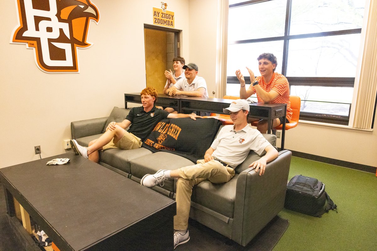 Thanks to the addition of a new golf simulator inside Perry Field House on campus, #BGSU club golf had a banner season. For the first time in program history, the club won two tournaments as a team, finished second in two others and qualified for nationals. Read more about the