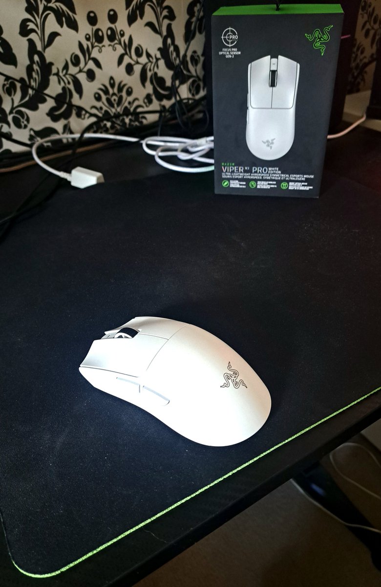 MOUZ Lime (@lime_uk) on Twitter photo Even with a dusty Razer mousepad it doesn't stop the one taps coming combined with the Viper V3 Pro.
Still the best out there..
Thanks <a href="/TeamRazer/">Team RΛZΞR</a> Even with a dusty Razer mousepad it doesn't stop the one taps coming combined with the Viper V3 Pro.
Still the best out there..
Thanks <a href="/TeamRazer/">Team RΛZΞR</a>