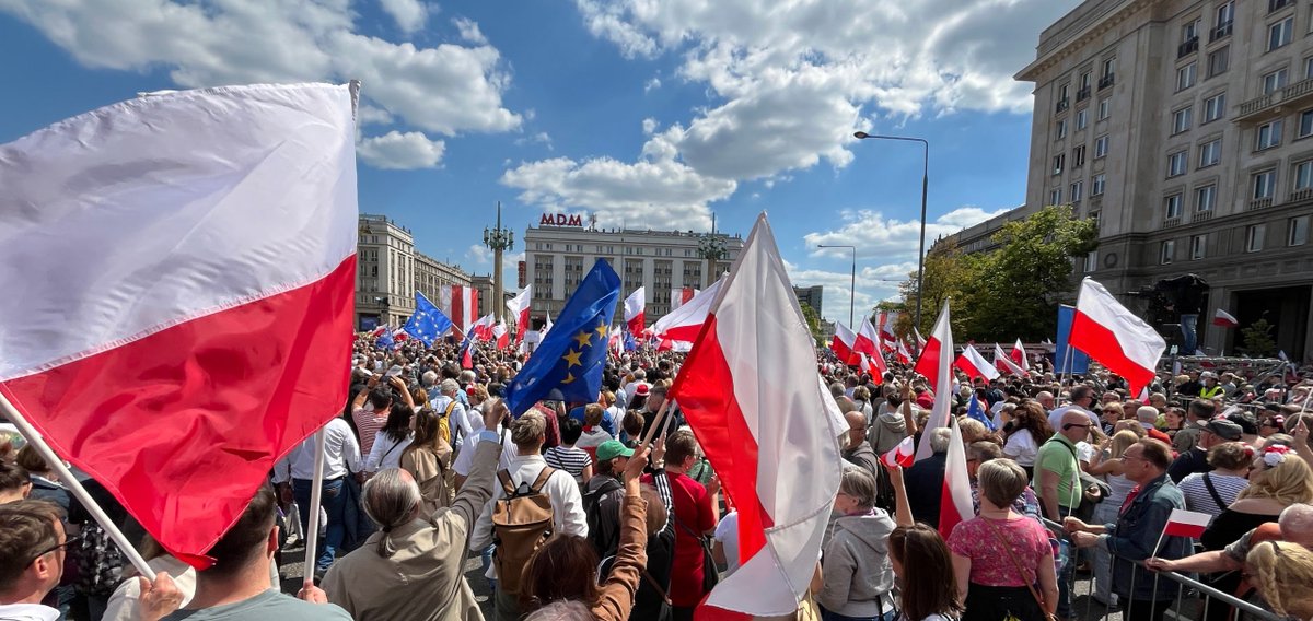 p_dz's tweet photo. #WielkiMarszPatriotów #Trzaskowski2025 https://t.co/fa3z19KRDf
