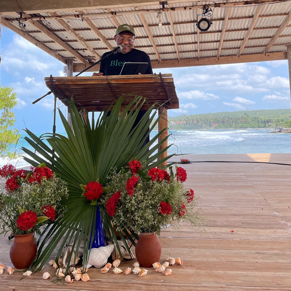Calabash Festival (@calabashfest) on Twitter photo Calabash Sunday begins when <a href="/kwamedawes/">Kwame Dawes</a> stands at the podium of the Calabash stage.
Here we are!
Stay tuned for another amazing day.
#calabash2025 Calabash Sunday begins when <a href="/kwamedawes/">Kwame Dawes</a> stands at the podium of the Calabash stage.
Here we are!
Stay tuned for another amazing day.
#calabash2025