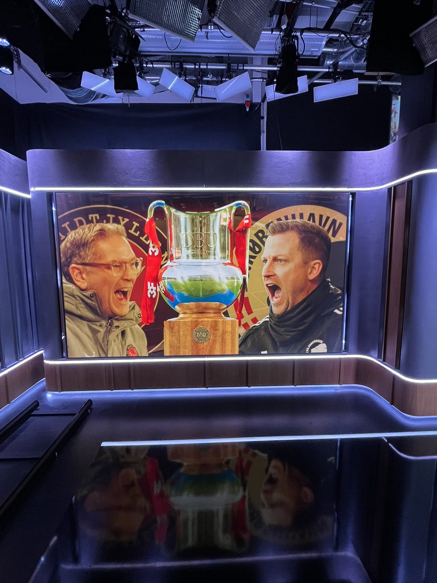 Det er denne her slags weekend! God kamp derude.. 🏆⚽️🍿 #sldk