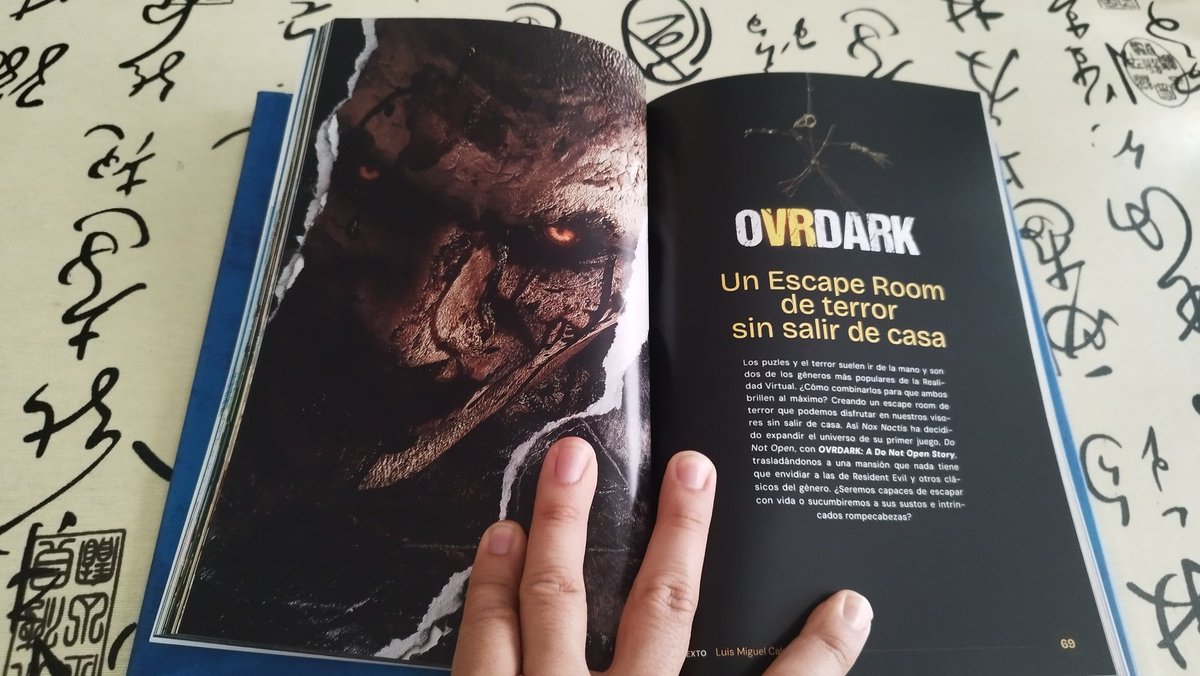 LuismiLorente's tweet photo. 🇪🇸 Al fin he podido recoger el Anuario de @DeVuego 2024 y otra gran edición para repasar los grandes juegos "Made in Spain"
🫶🏻 Mil gracias de nuevo por dejarme un huequito y dar amor a los juegos VR nacionales con los textos sobre #OVRDARK y #MakeItStable https://t.co/XxiwXMgffC