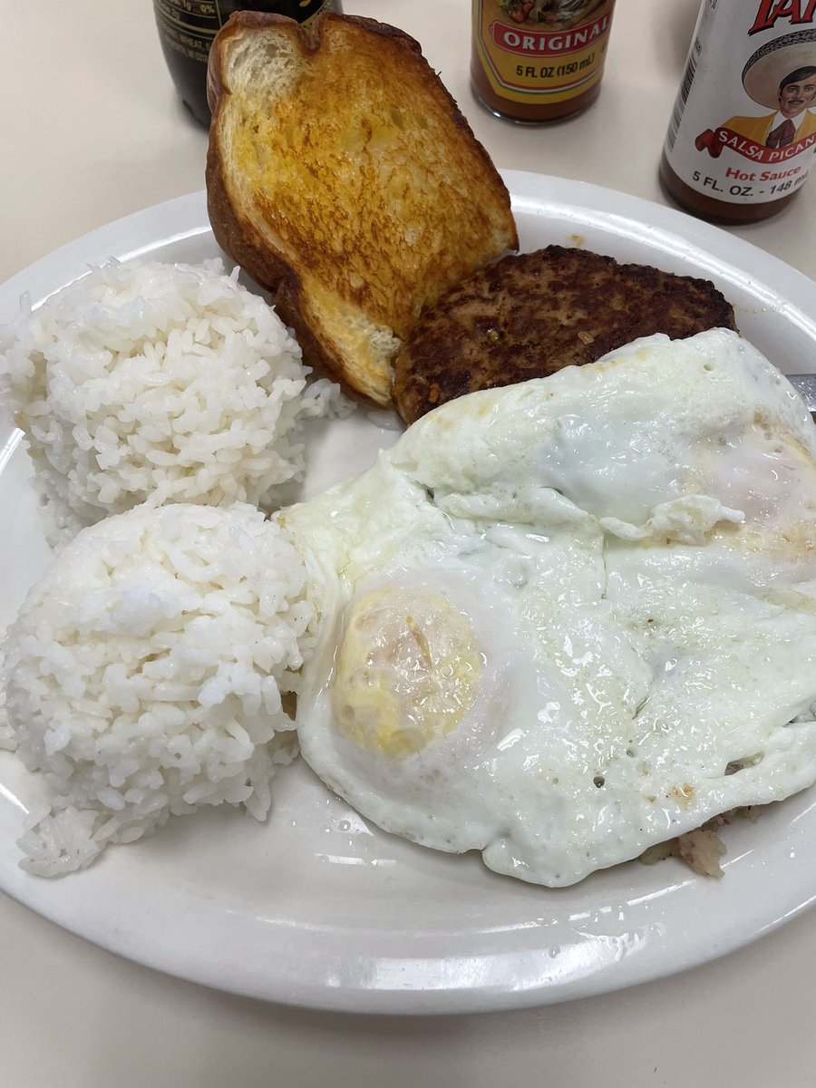 Sunday morning breakfast Hawaiian style!
#thebeachhut