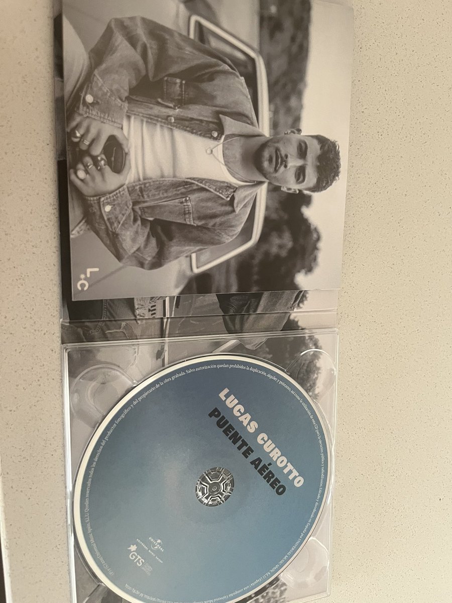 Elige la música antes que la fama #LucasCurotto porque tiene un disco maravilloso y una voz igual de espectacular!!! En México España y resto de LATAM lo amamos!!! 😘🇲🇽🌎 <a href="/lucascurottoMx/">Lucas Curotto México🇲🇽</a> y yo lo apoyaremos siempre!!!! Arrrriba Lucas!!!! <a href="/lucas_curotto/">Lucas Curotto</a>