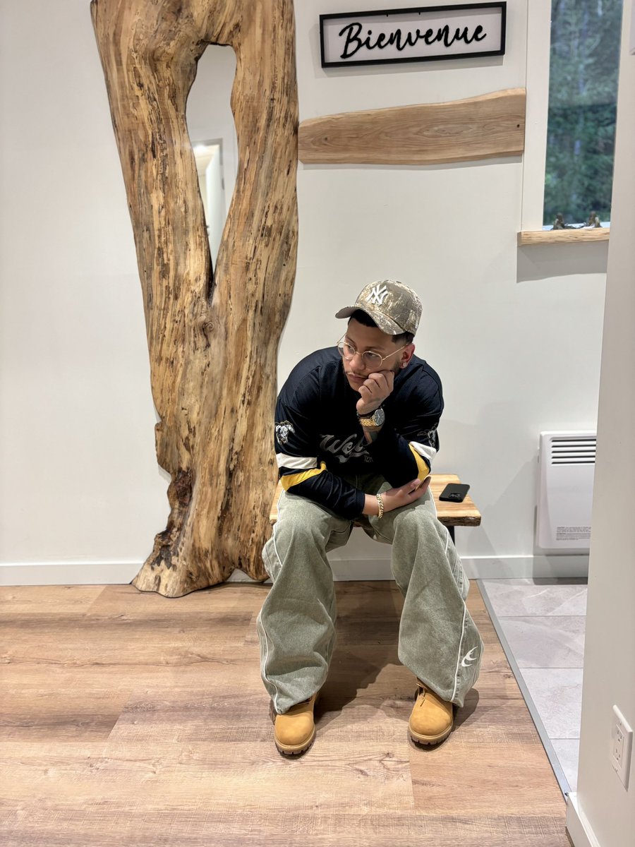 StepDaddyAngel's tweet image. weekend in canada type shii