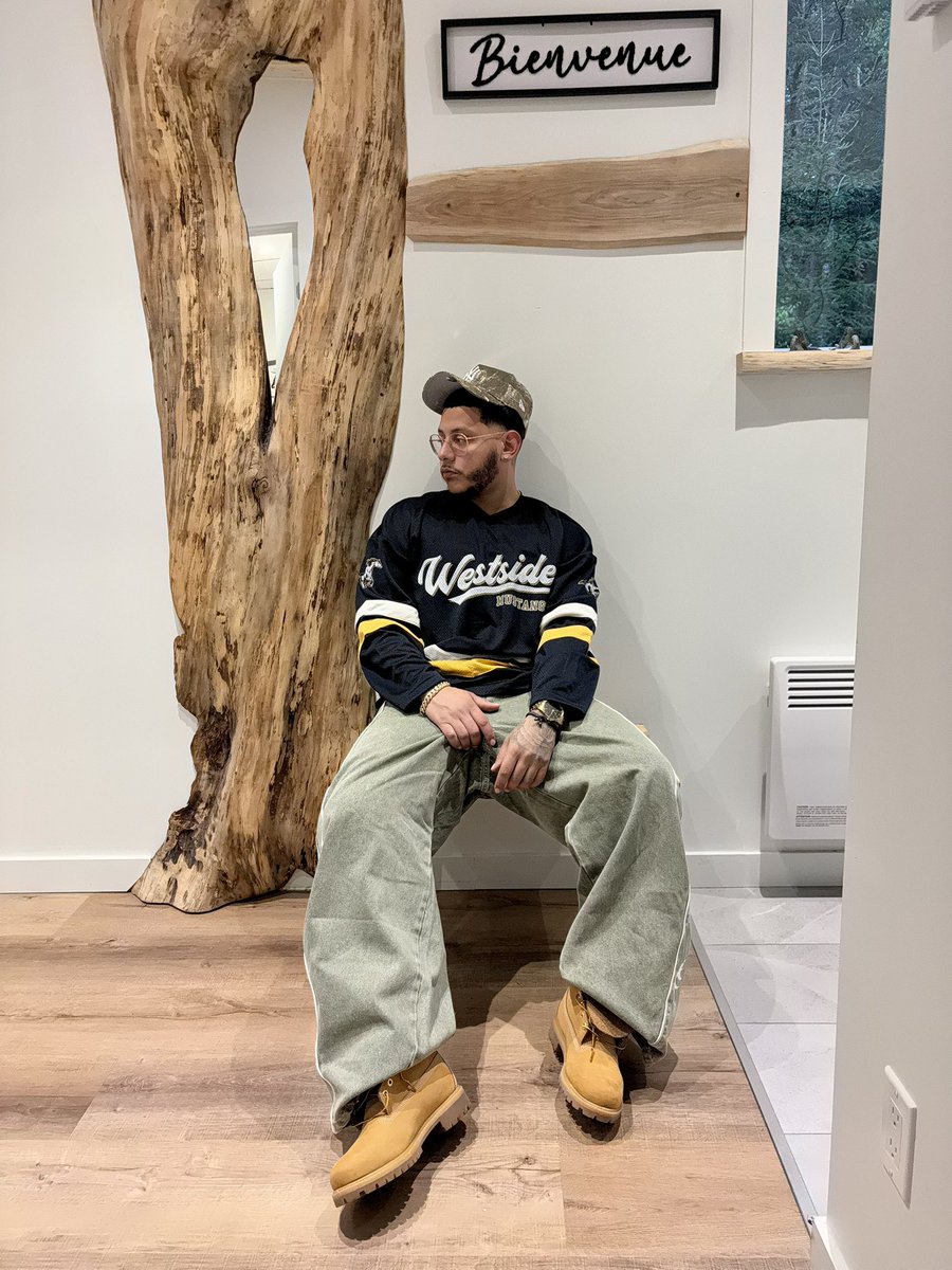 StepDaddyAngel's tweet image. weekend in canada type shii