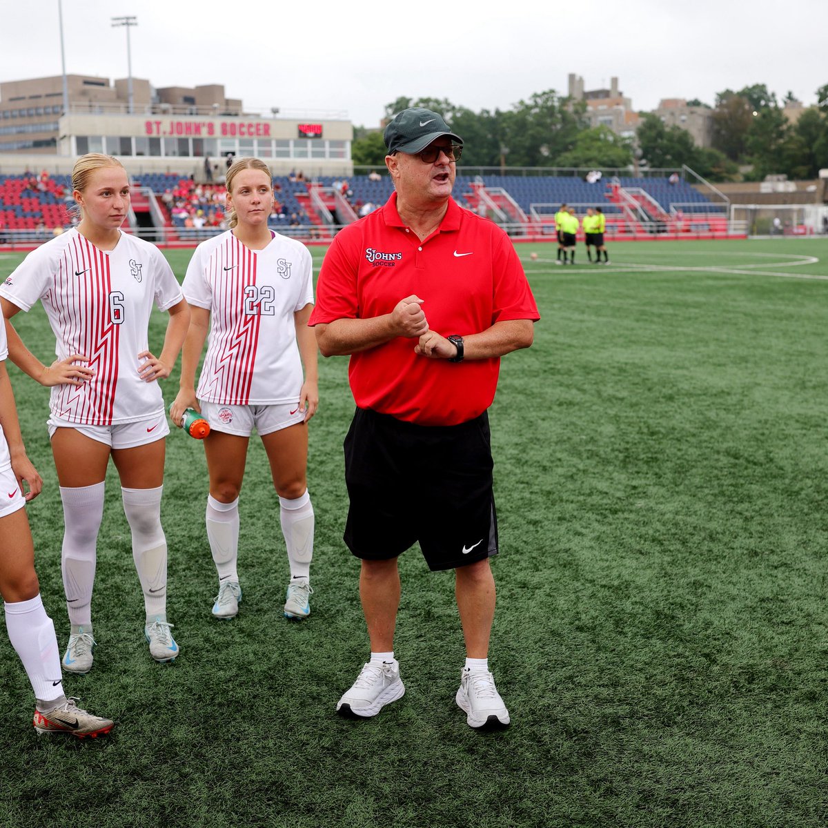 Wishing a very happy birthday to ahead Coach <a href="/IanStoneSJU/">Ian Stone</a> 🎉🎂