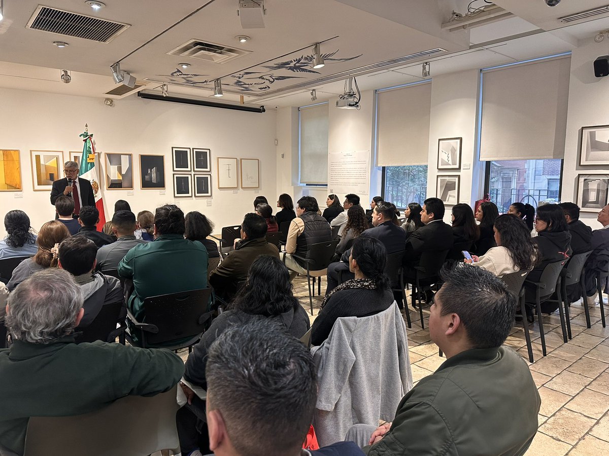 Félix Santana (@felixsantana4t) on Twitter photo Personal <a href="/ConsulMexNuy/">Consulado General de México en Nueva York</a> convocado por Joaquín Pastrana, para agradece su trabajo durante la tragedia del Buque Escuela #Cuauhtemoc;
Atención #médica de #lesionados, #retorno de #cadetes, #repatriación de cuerpos, el inicio de la #Investigación. Personal <a href="/ConsulMexNuy/">Consulado General de México en Nueva York</a> convocado por Joaquín Pastrana, para agradece su trabajo durante la tragedia del Buque Escuela #Cuauhtemoc;
Atención #médica de #lesionados, #retorno de #cadetes, #repatriación de cuerpos, el inicio de la #Investigación.