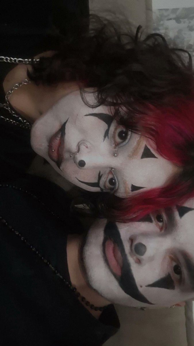 coroFobiⒶ🏴 tweet media