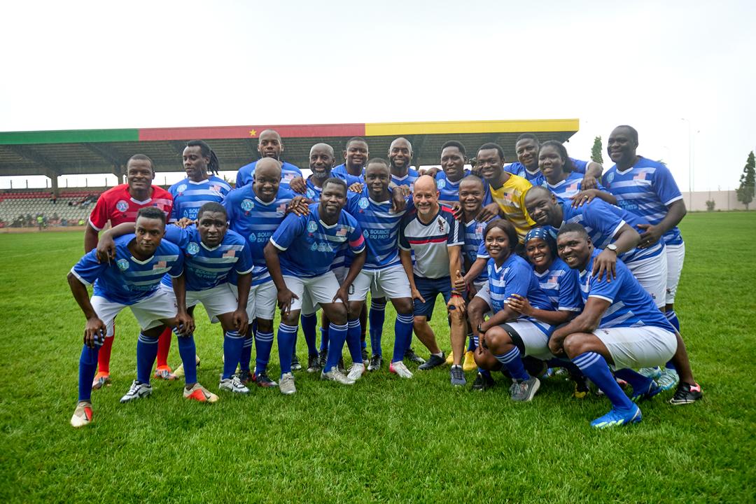 Thierry Didier KUICHEU - ââ ââčâ đšđČ (@le_tdk) on Twitter photo Le match de gala organisĂ© par <a href="/MWFCameroon/">MWF Cameroon</a>, Ă l'occasion de son 10e anniversaire, s'est dĂ©roulĂ© hier au Stade Militaire de YaoundĂ©, en prĂ©sence de nombreux invitĂ©s et d'anciens lions Indomptables venus partager ce moment.
#PlayForPeace #FootballForChange #MWF10Years #ABC_MWF Le match de gala organisé par <a href="/MWFCameroon/">MWF Cameroon</a>, à l'occasion de son 10e anniversaire, s'est déroulé hier au Stade Militaire de Yaoundé, en présence de nombreux invités et d'anciens lions Indomptables venus partager ce moment.
#PlayForPeace #FootballForChange #MWF10Years #ABC_MWF