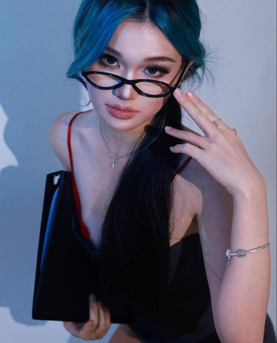 Han_Livy's tweet image. - 𝑳𝒊𝒗𝒚 -              

                              _-_- I tried to be seductive-_-_

                                      _-_- 🦋 -_-_