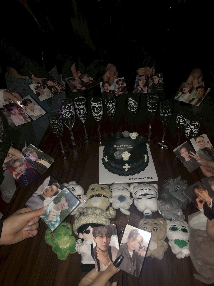 SEVENTEEN 10th Anniversary𝄞⸝⸝꙳

#HAPPY_SVT_DAY
#SVT_10th_Anniversary 
#10YearsToForeverSVT
#세븐틴에게_개럿의_사랑을_건네는_이밤
#세븐틴１０주년_앞으로도_같이가요