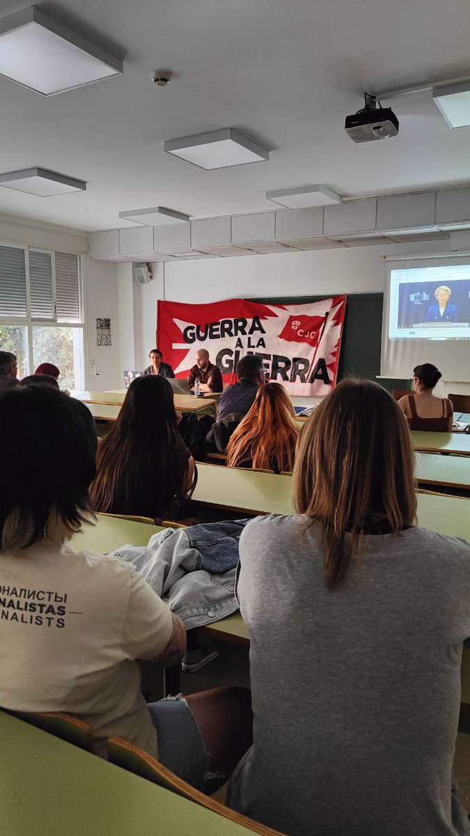 🔴En Granada también celebramos el otro día nuestra charla-debate manifestando nuestra oposición frente al rearme y la retórica belicista.

🔴¡Ni con nuestra sangre ni con nuestro bolsillo!
