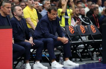 Κοιμάσαι καθιστός σαν μαστουρωμένος … ντροπή σου ρε …
ο ΠΑΝΑΘΗΝΑΙΚΟΣ είναι αγάπη ☘️