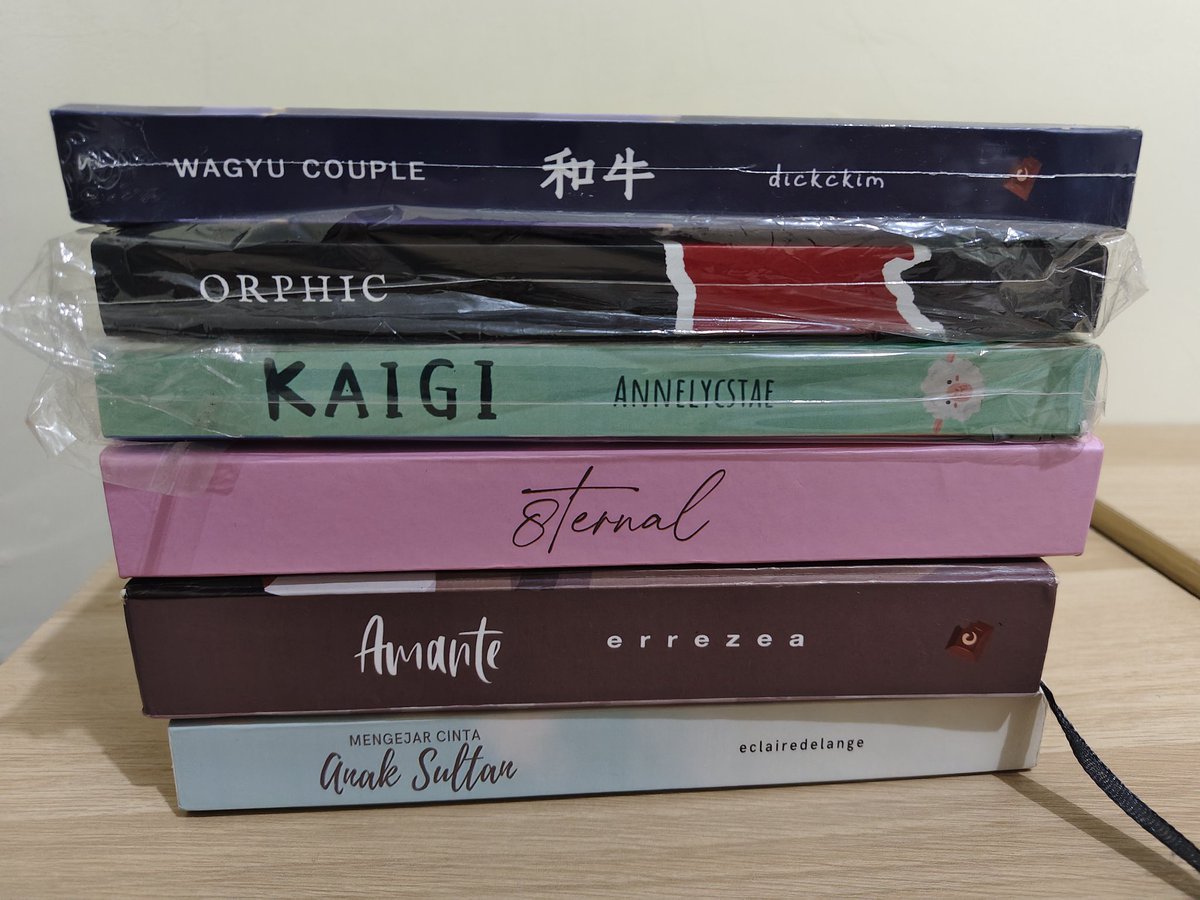 taevshr's tweet image. hi guys taekookers vkook kookv penggemar au semuanya, aku pengen jual beberapa fanbook koleksi aku 😞 feel free to dm me ya kalau minat! ada beberapa judul lain jugak, tanya aja di dm. psttt freebies included dan bisa oren hihi 

#zonauang #zonabu #zonajajanᅠ