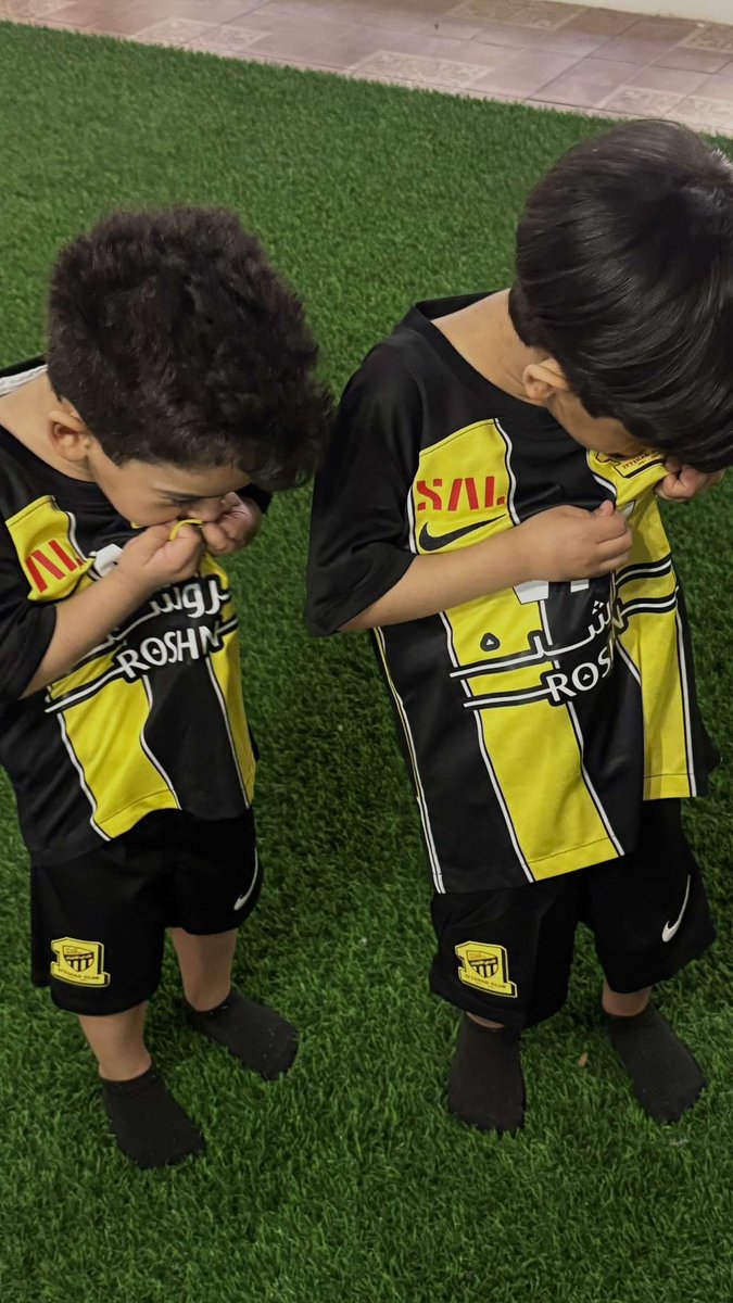 Loai_Thamer's tweet photo. أجمل حروف الحب بحروفك يا ( اتحاد ) 💛🖤
محبتك متعلقه فينا … حنا معك يا عميد 🤍
#الاتحاد #دوري_روشن_السعودي @ittihad #اكشن_مع_وليد #جمهور_الاتحاد @SPL https://t.co/dDlf005QVe