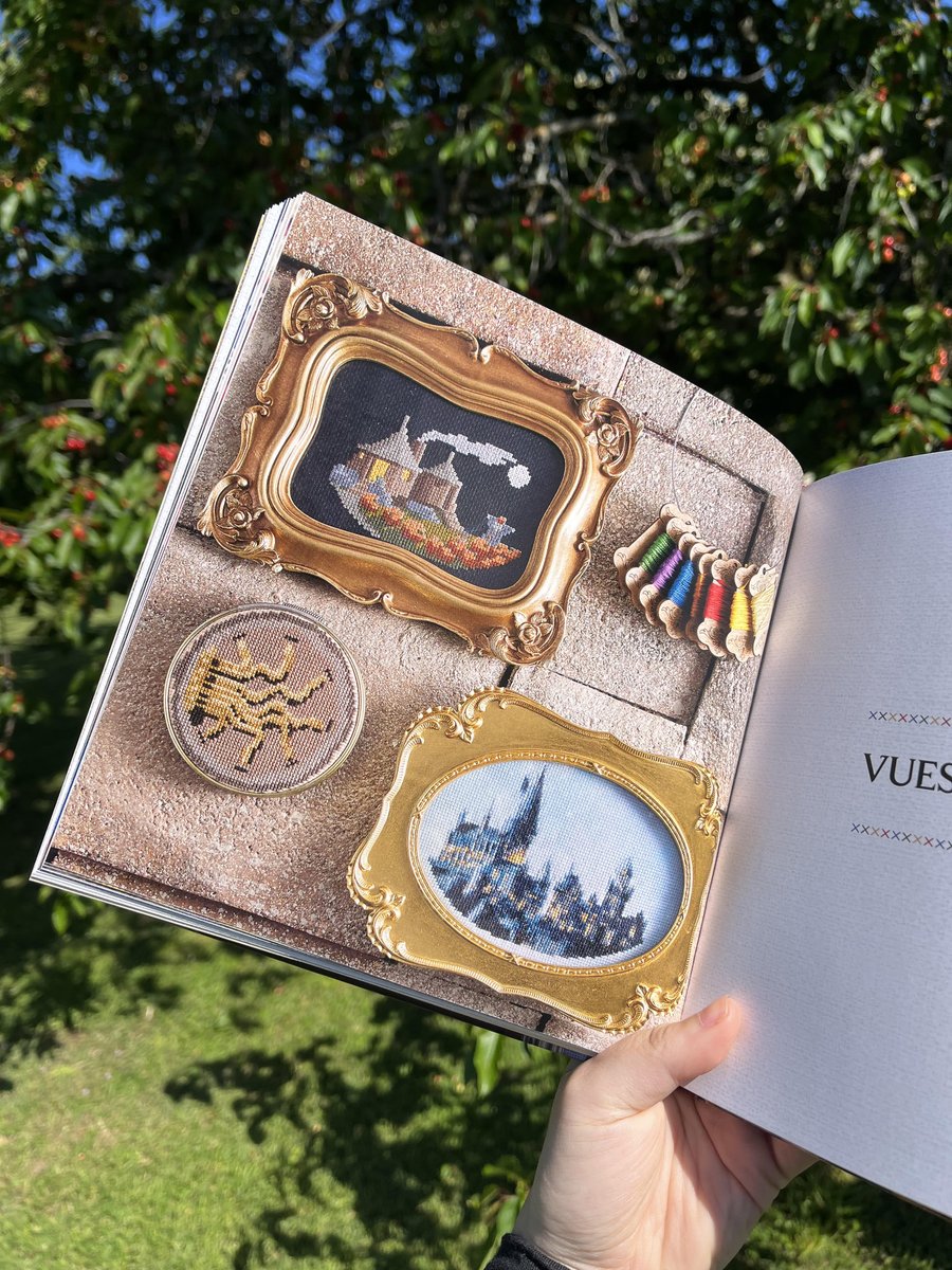 HUGINNMUNINNOFF's tweet photo. #HarryPotter, la magie du point de croix, c'est l'occasion de tester un nouveau loisir créatif et d'ajouter une pièce unique à votre collection de Potterhead 🖼️✨

Par quoi souhaiteriez-vous commencer ?
🏰 Poudlard
📚 Un marque-page
👨‍👩‍👧 Un portrait de Ron, Harry et Hermione https://t.co/GIO0fyOCS7