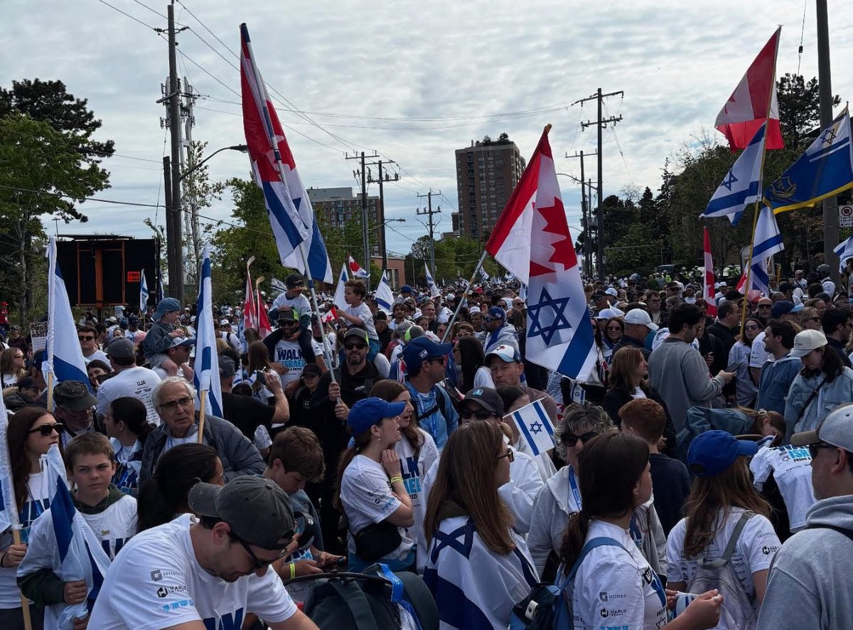 Whats the difference between the Walk for Israel and a Palestinian rally? The Jewish community always holds up the Canadian flag proudly and is never hateful or inflammatory.  Yasher Koach to all who participated in today's Walk for Israel.