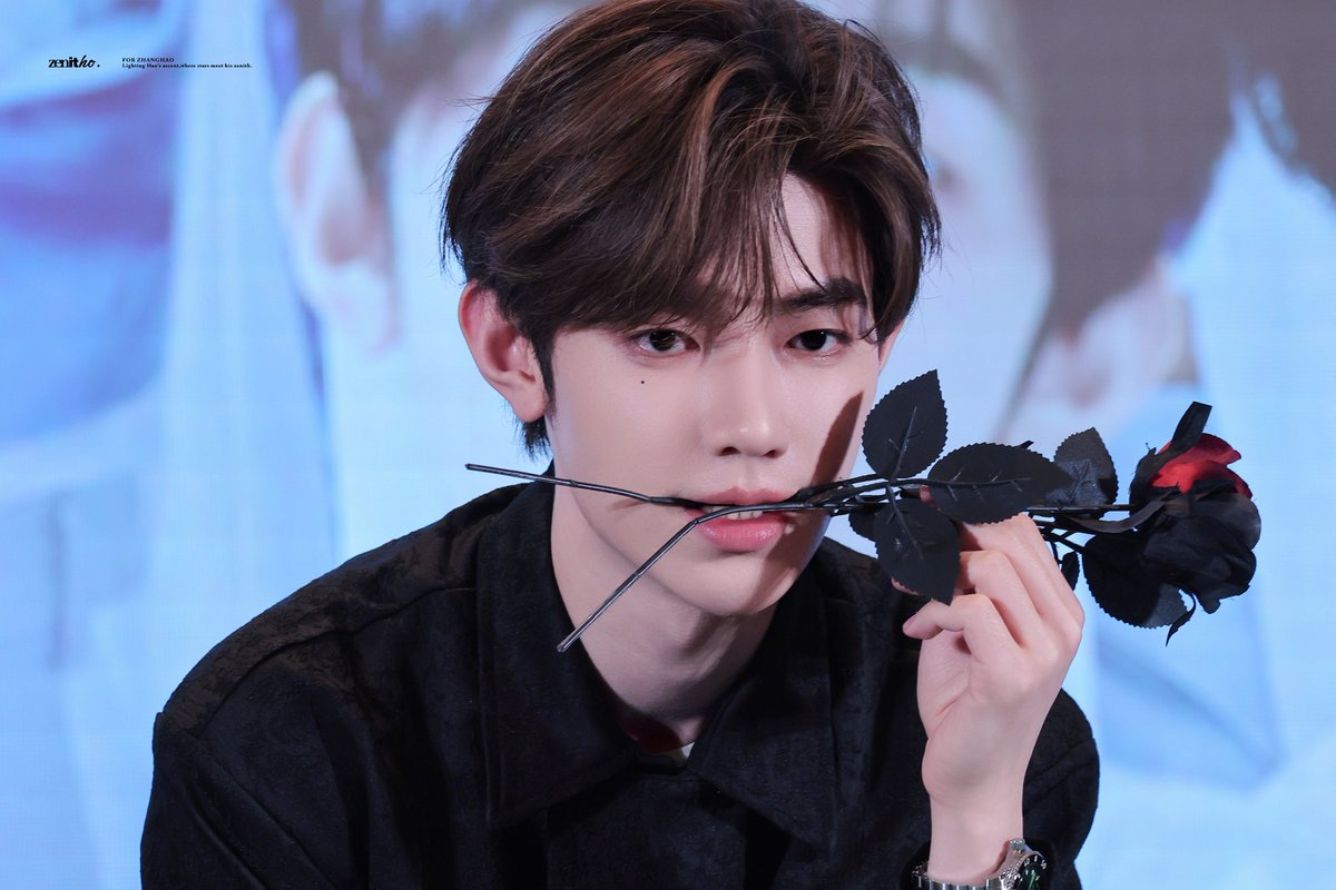 ZENITHO_725's tweet image. 250525

🌹🎻

#장하오 #章昊 #ジャンハオ #ZHANGHAO #ZEROBASEONE #제로베이스원 #ZB1
