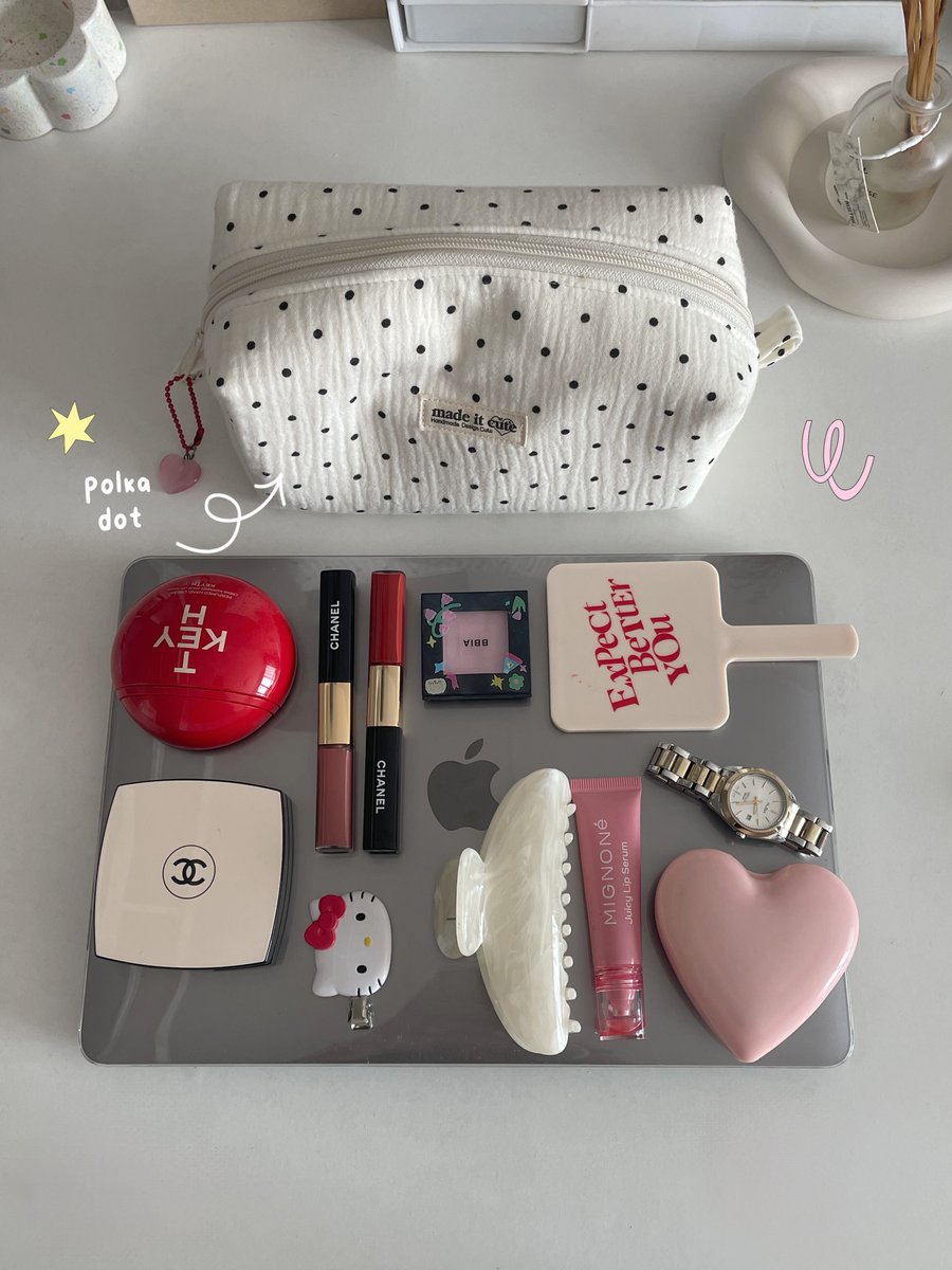 Maylody337's tweet image. essentials ᯓᡣ𐭩˚◞ 🎀 🍋
#girlygirlaesthetic #makeupaddict  #aesthetic #viraltrend #กระเป๋าเมคอัพ