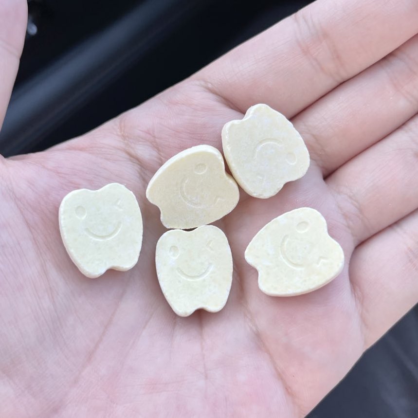 sfkkfs_'s tweet image. ที่สุดของนมอัดเม็ด ยกให้แดรี่โฮมเท่านั้น แบรนด์คนไทย อร่อยมากกก เป็นสูตรป้องกันฟันผุที่พัฒนาร่วมกับคณะทันแพทย์ มอ. แต่นี่กินเพราะมันอร่อย 5555