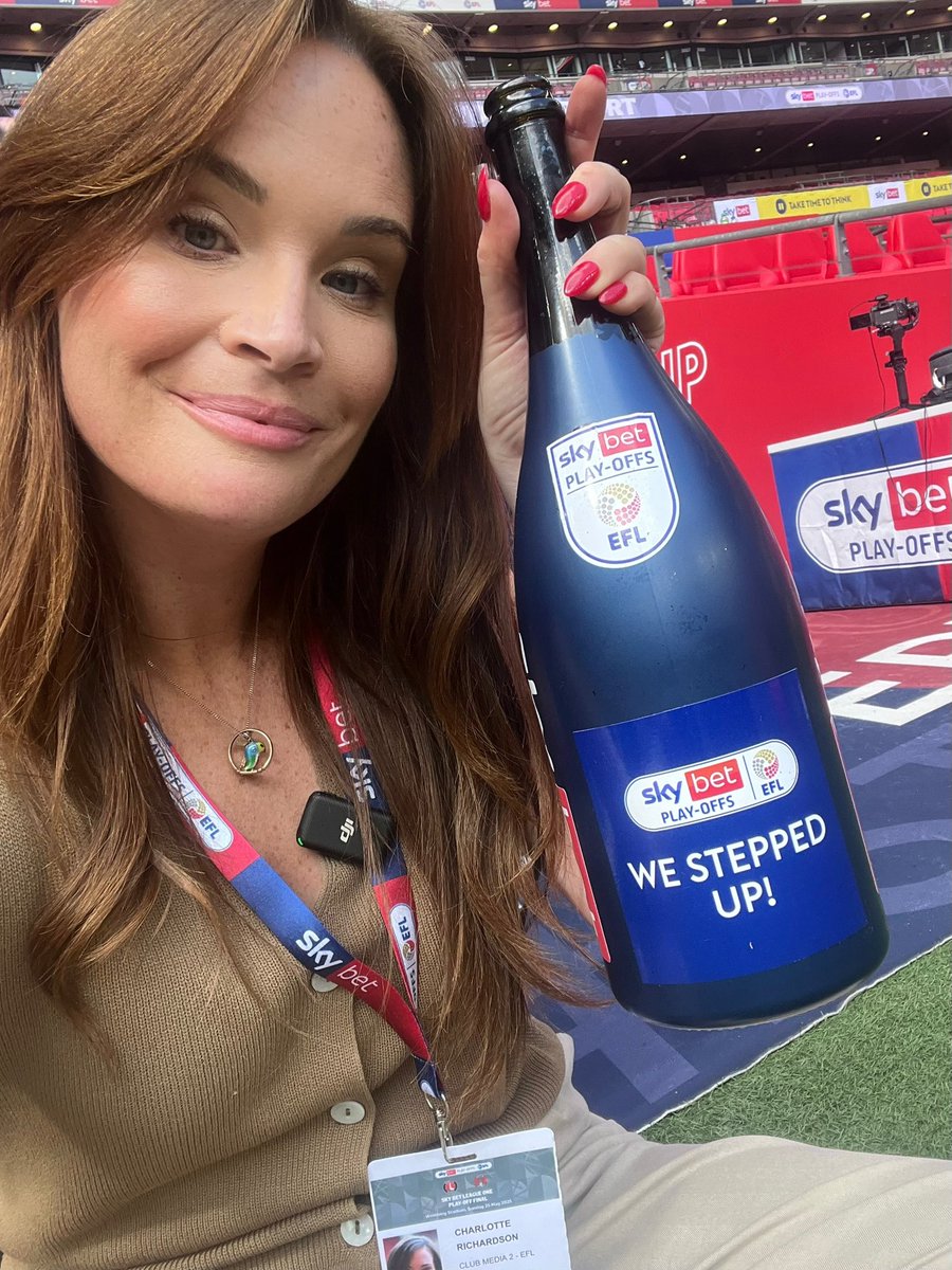 CharlotteR_22's tweet photo. Tastes like promotion ❤️⚽️🏆

@CAFCofficial 

#cafc https://t.co/17I602mwH2